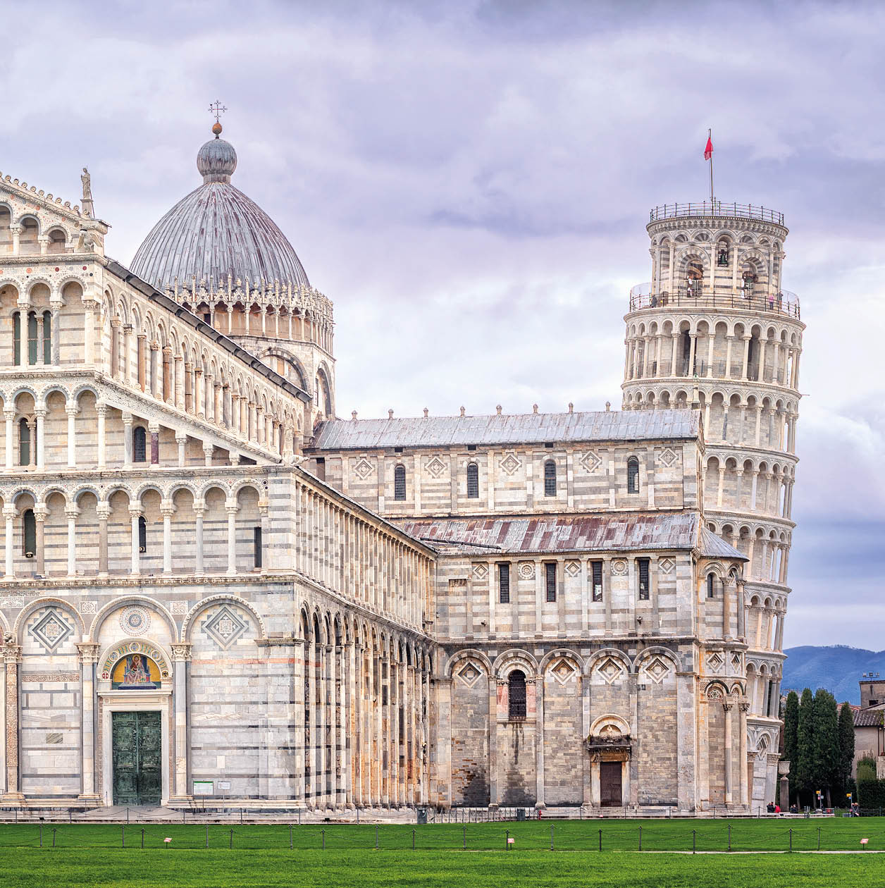 The leaning tower of Pisa on Piazza dei Miracoli, Pisa, Italy