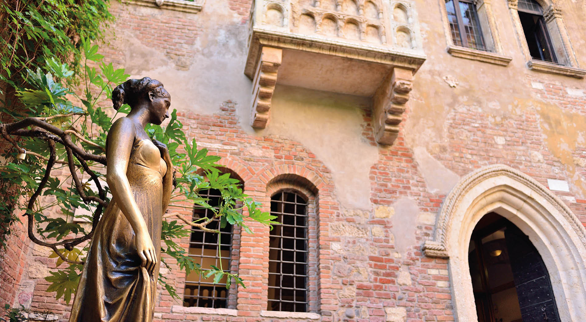 Patio and balcony of Romeo and Juliet house, Verona, Italy