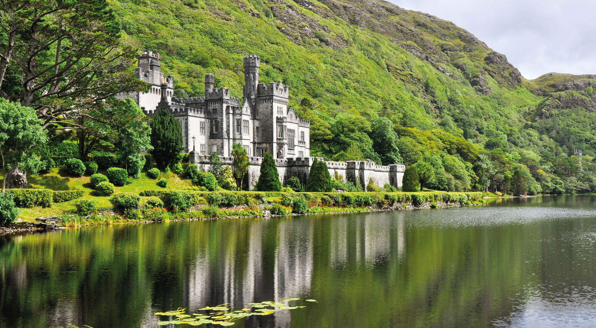  Kylemore Abbey in Connemara mountains, Ireland