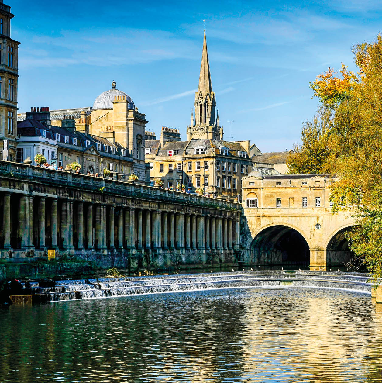 River Avon and Pultney Bridge in Bath, UK