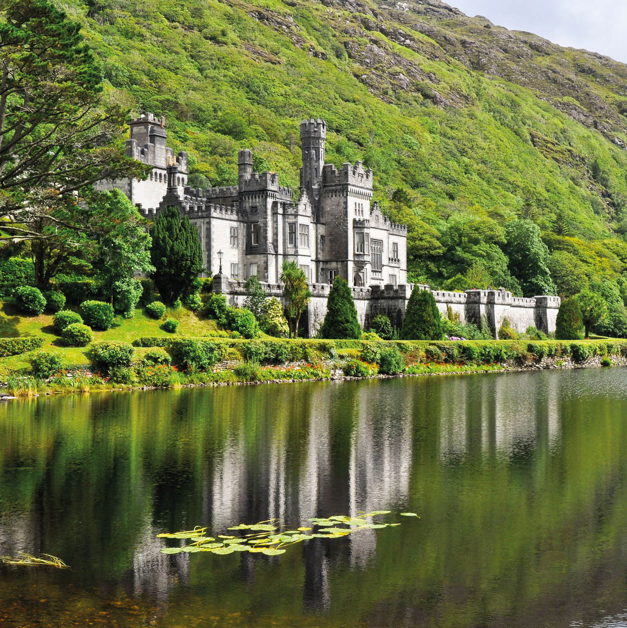  Kylemore Abbey in Connemara mountains, Ireland