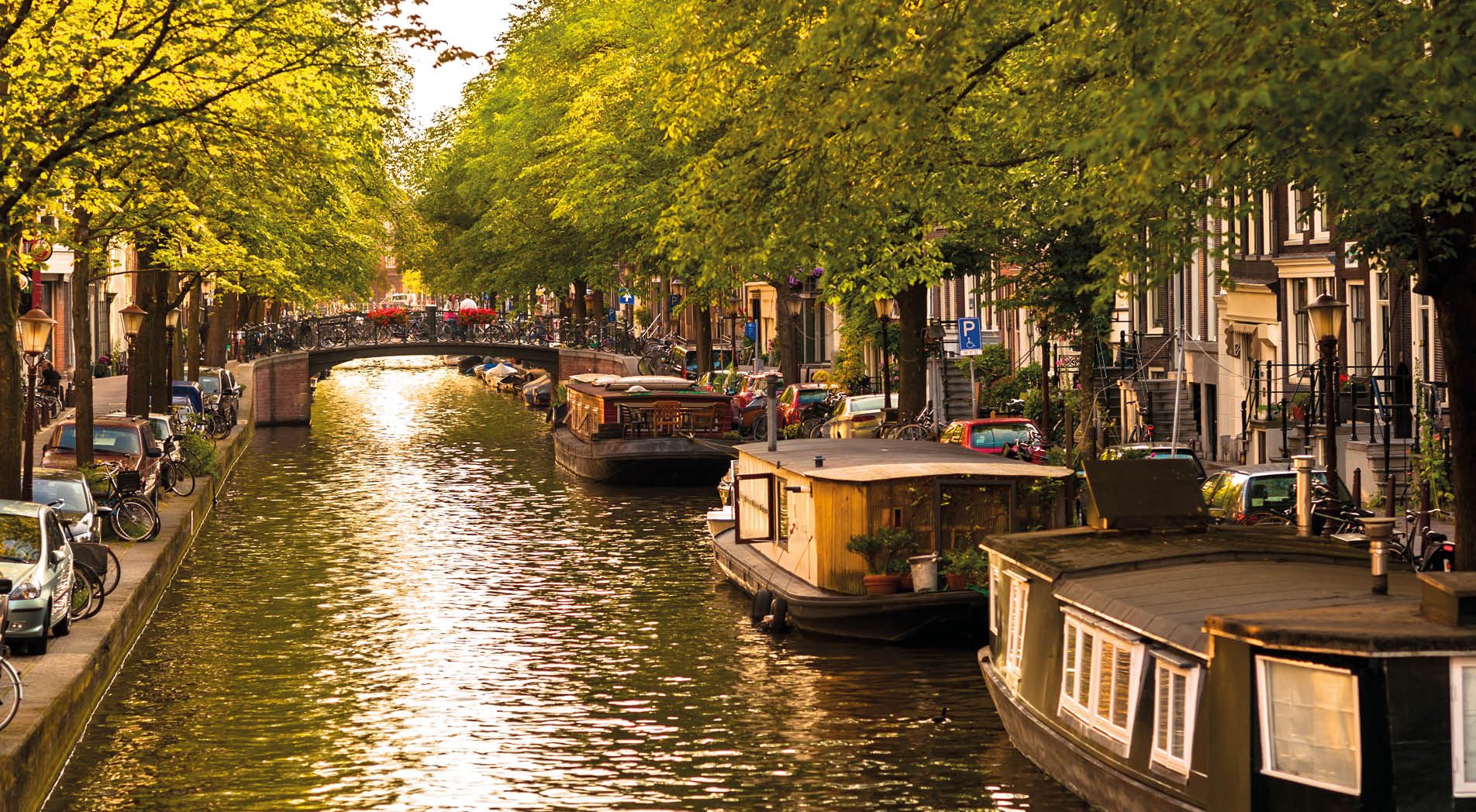 Houseboats on Amsterdam Canal 