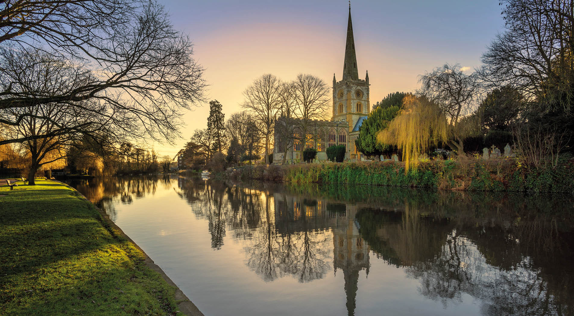 shakespeares burial place holy trinity church stratford-upon-avon warwickshire the midlands england uk. reflections in the river avon.