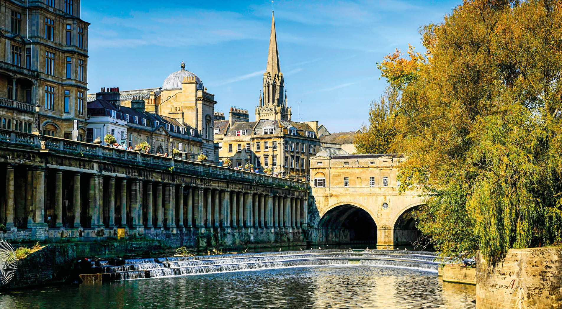 River Avon and Pultney Bridge in Bath, UK