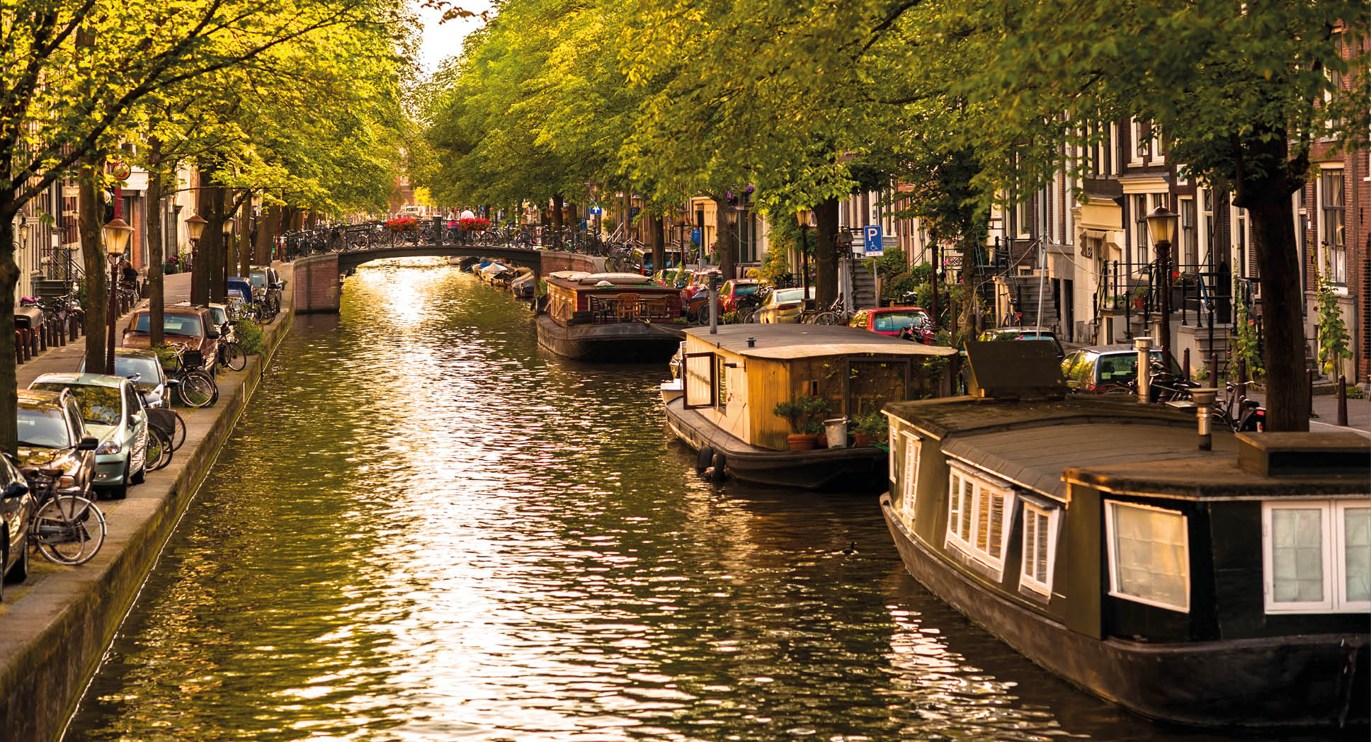 Houseboats on Amsterdam Canal 