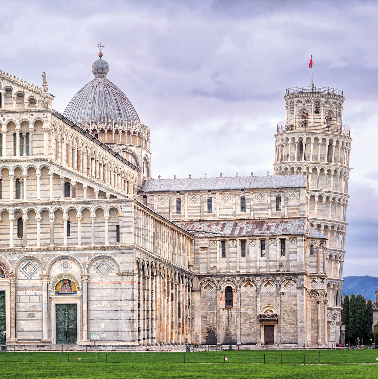 The leaning tower of Pisa on Piazza dei Miracoli, Pisa, Italy