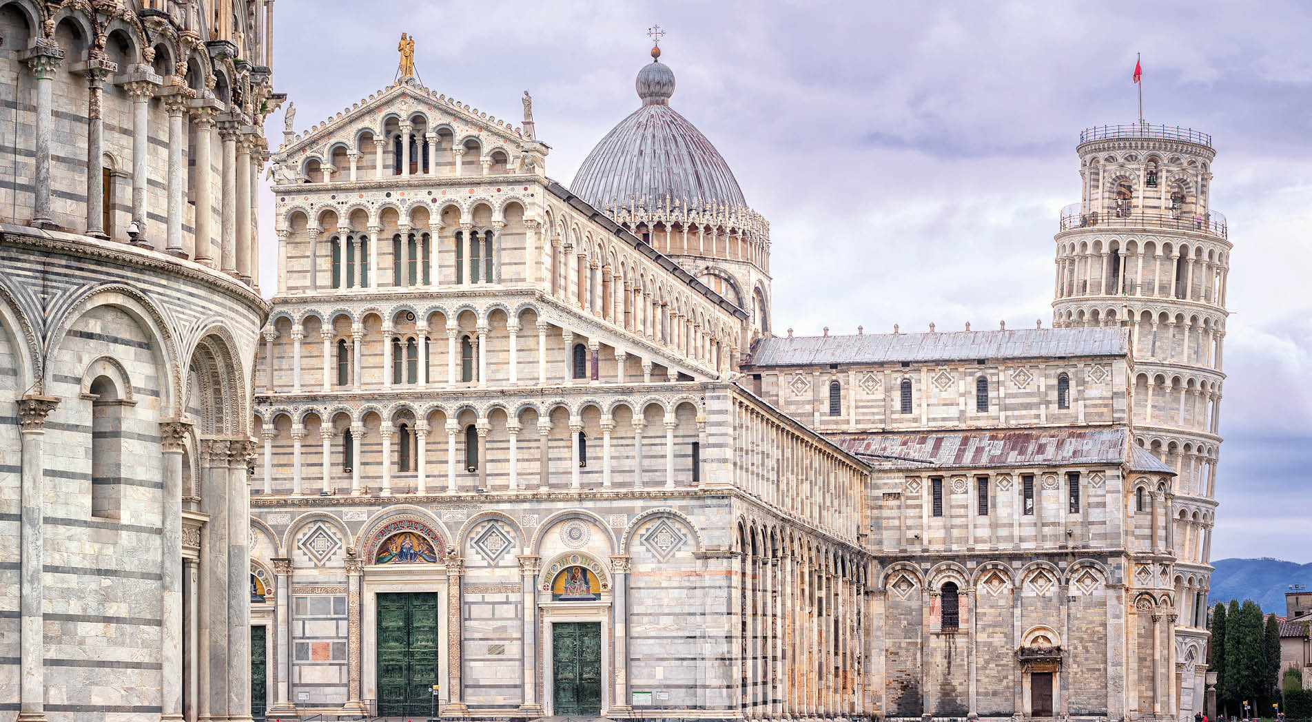 The leaning tower of Pisa on Piazza dei Miracoli, Pisa, Italy